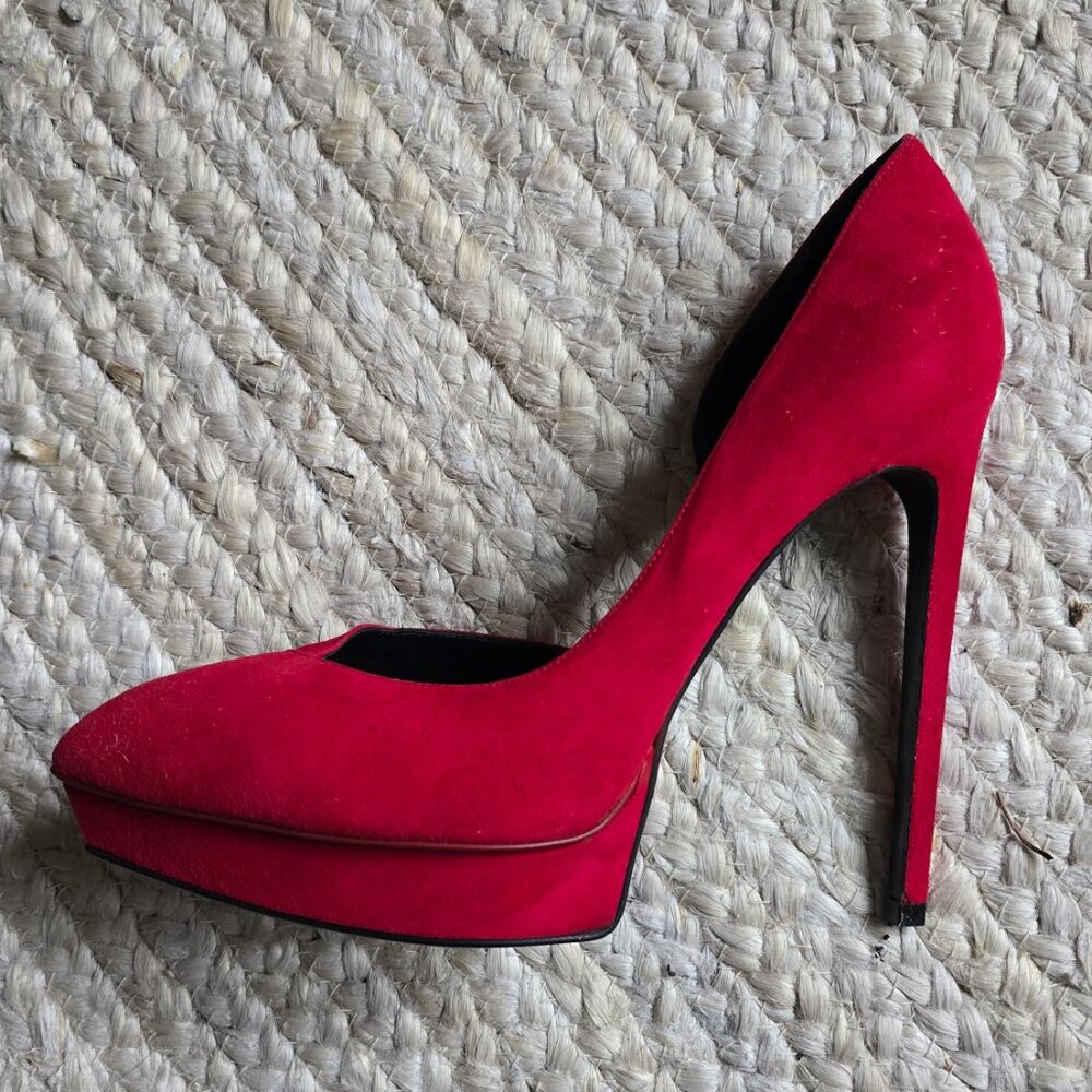 Red suede Saint Laurent stilletos - Picture 4 of 8